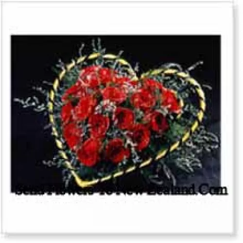 Panier en forme de cœur de 41 roses rouges
